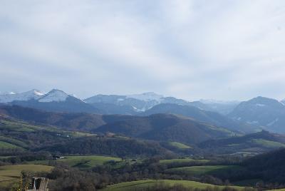 Vue sur les Pyrénées - Depuis notre ferme, nous pouvons voir un peu des PYRENEES